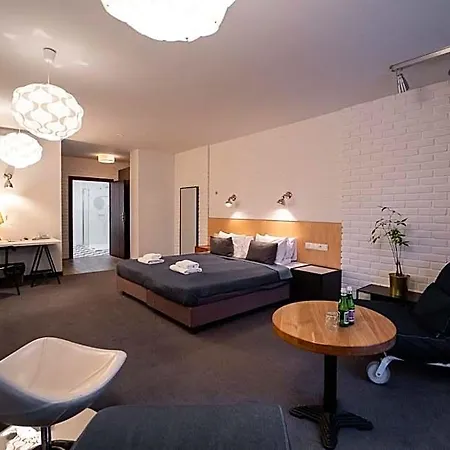 Trybunalska 4*